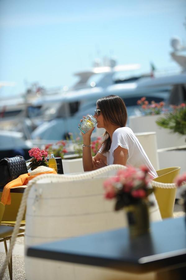 Marina Del Gargano Houseboat Hotel Manfredonia Buitenkant foto