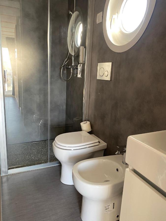 Marina Del Gargano Houseboat Hotel Manfredonia Buitenkant foto
