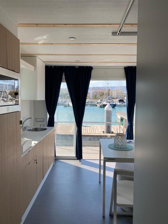Marina Del Gargano Houseboat Hotel Manfredonia Buitenkant foto