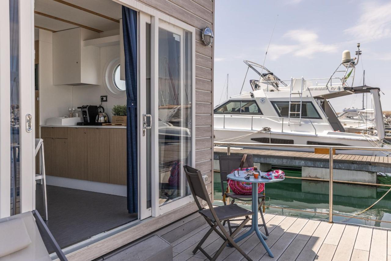 Marina Del Gargano Houseboat Hotel Manfredonia Buitenkant foto