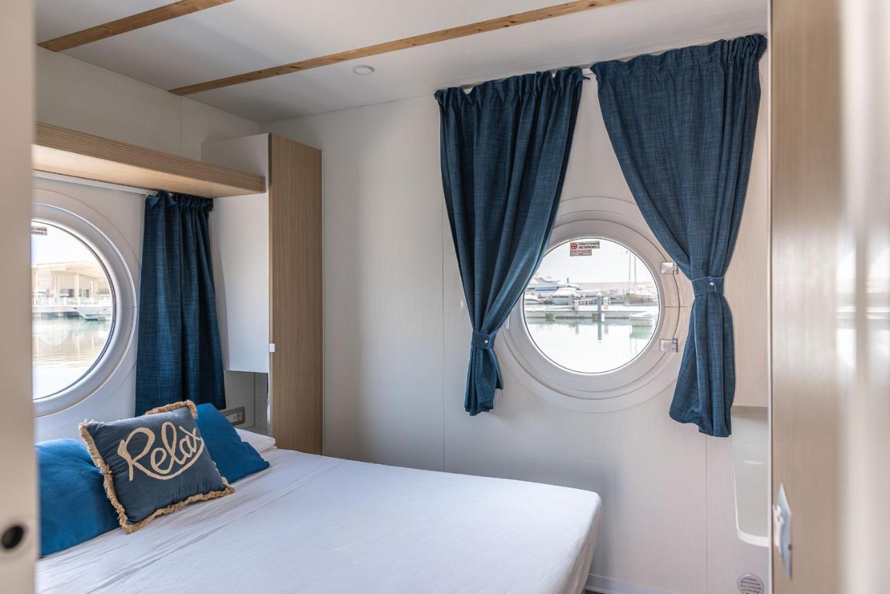 Marina Del Gargano Houseboat Hotel Manfredonia Buitenkant foto