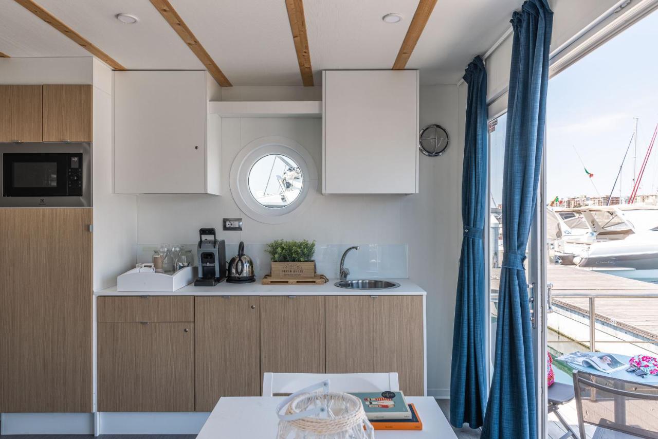Marina Del Gargano Houseboat Hotel Manfredonia Buitenkant foto