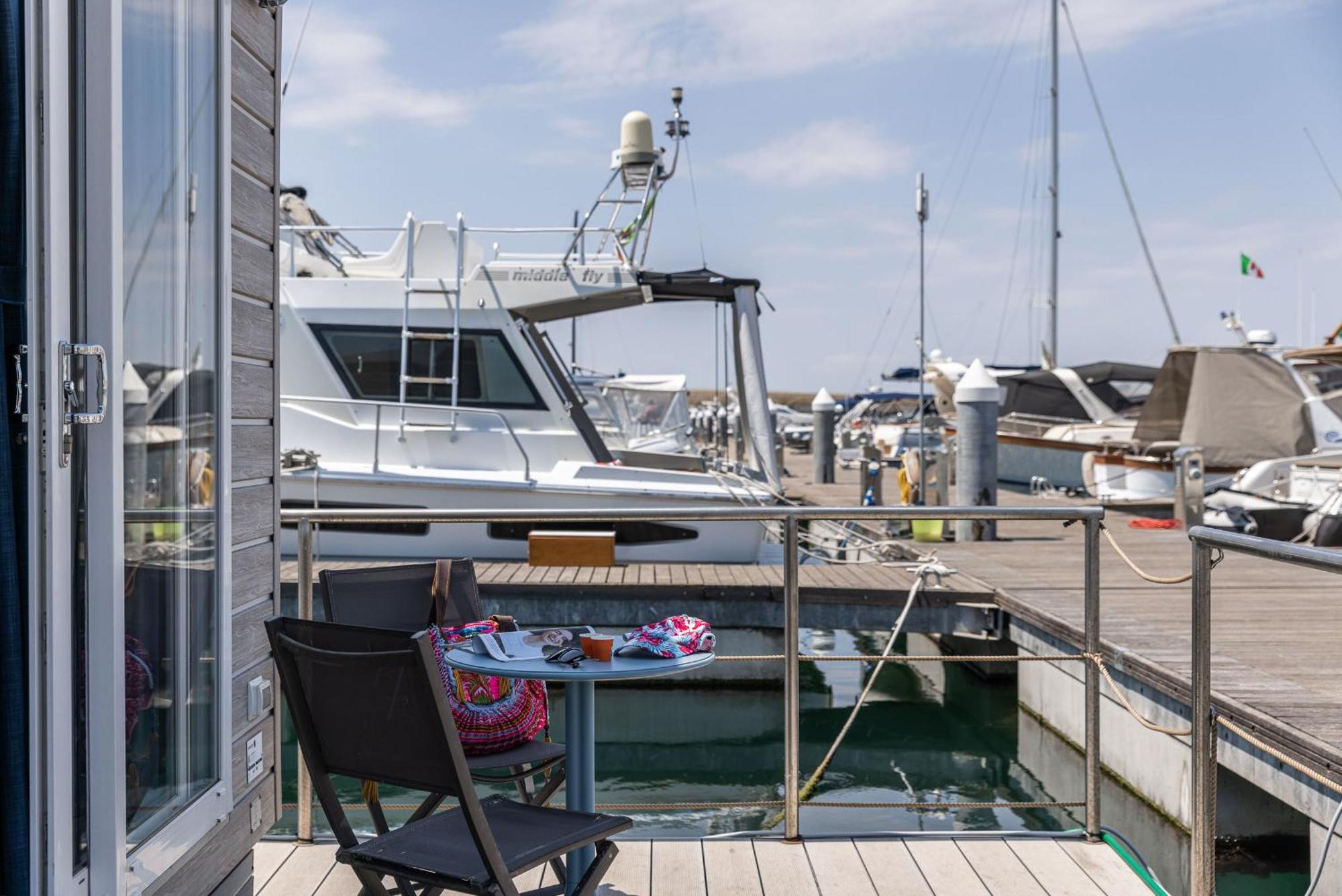Marina Del Gargano Houseboat Hotel Manfredonia Buitenkant foto