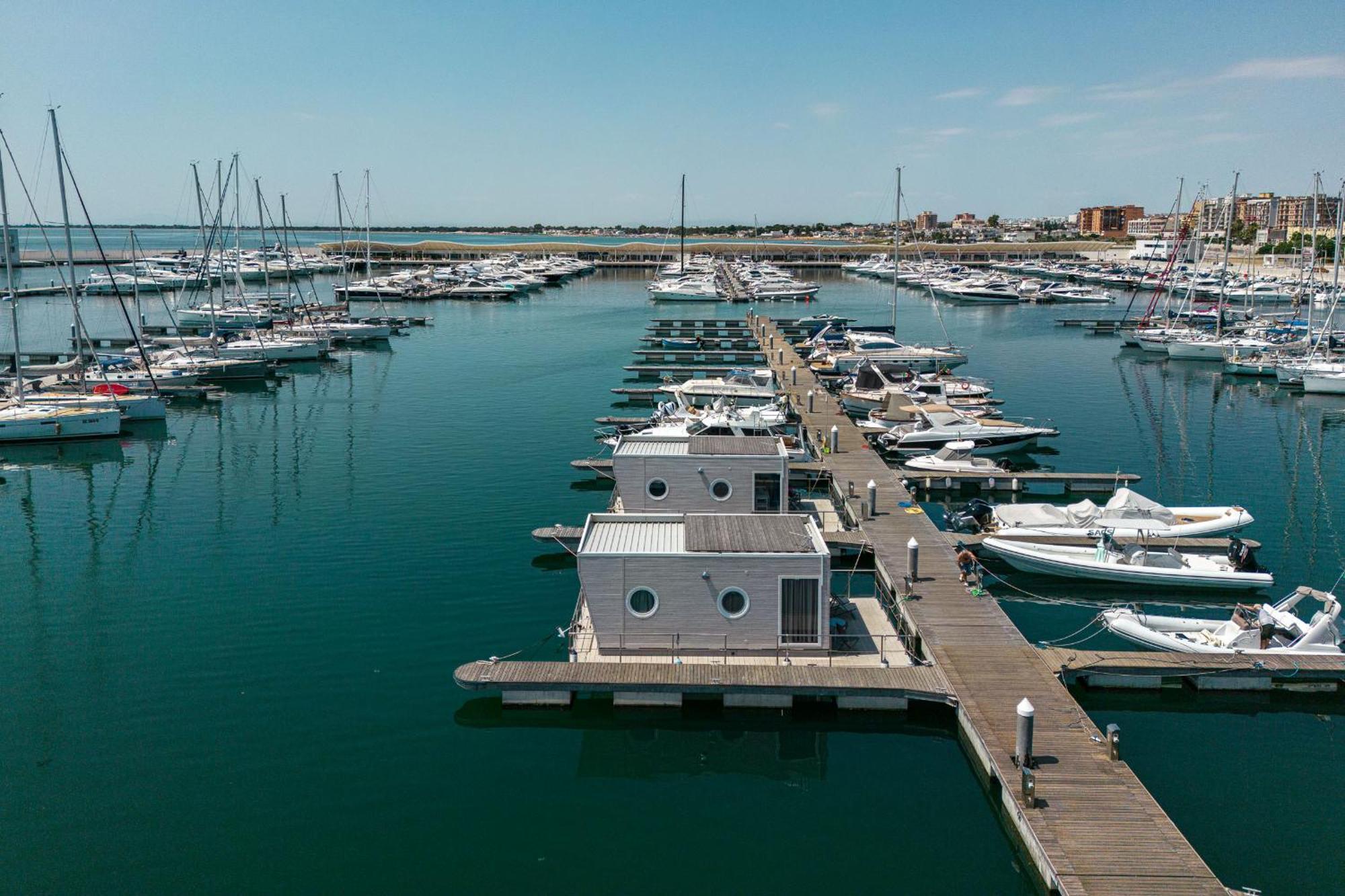 Marina Del Gargano Houseboat Hotel Manfredonia Buitenkant foto