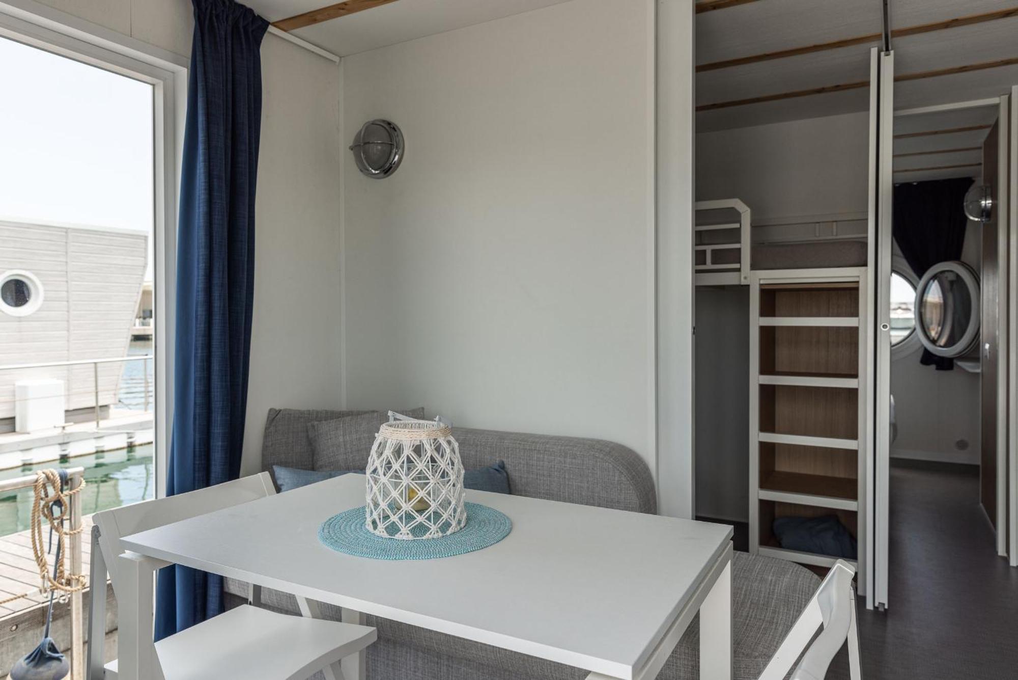 Marina Del Gargano Houseboat Hotel Manfredonia Buitenkant foto