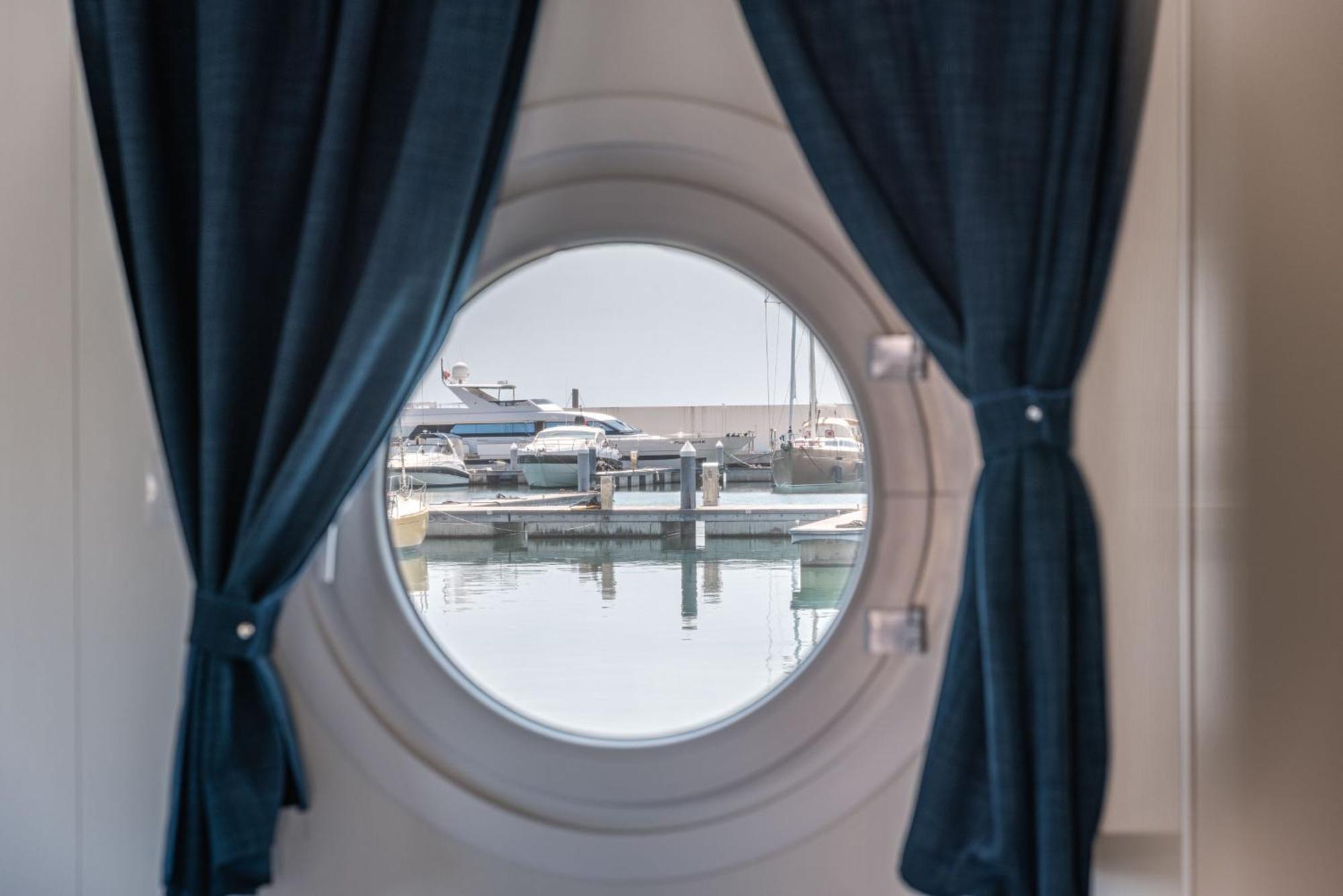 Marina Del Gargano Houseboat Hotel Manfredonia Buitenkant foto